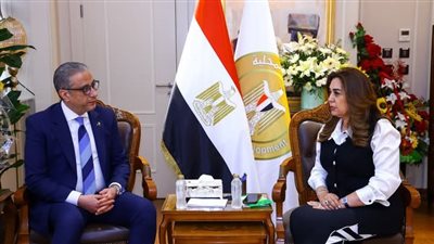 وزيرة التنمية المحلية ومحافظ الفيوم يتابعان جهود تحسين مناخ الاستثمار 