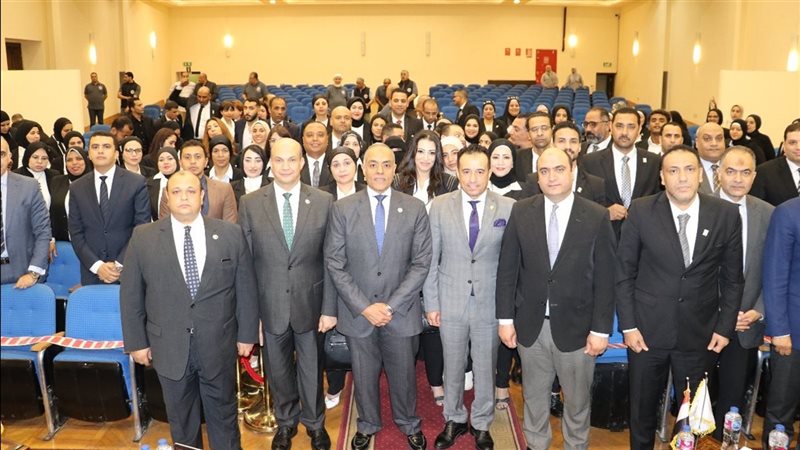 جانب من الندوة