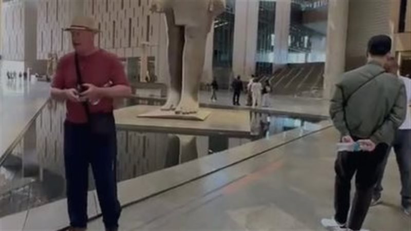 البهو العظيم في المتحف