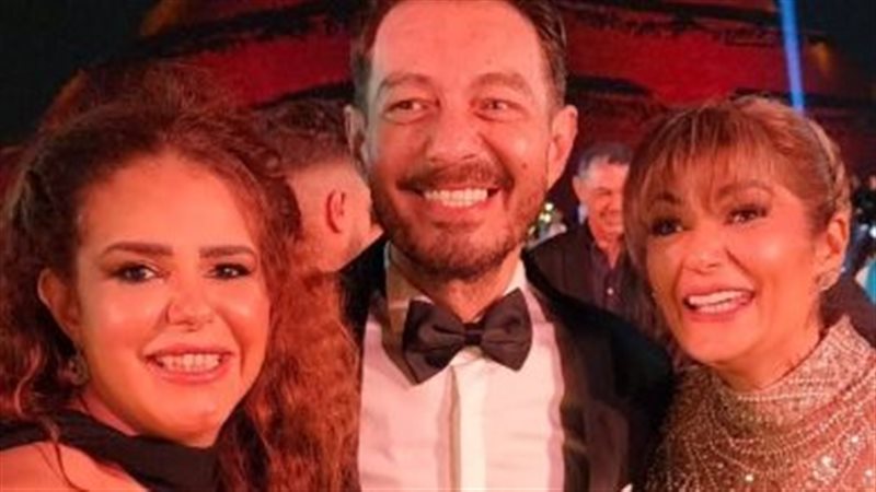 احمد زاهر و دنيا