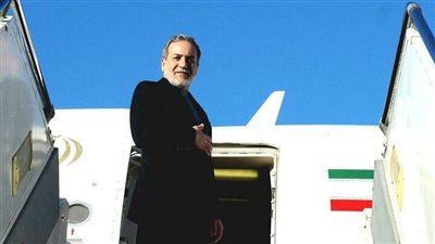 وزير خارجية إيران يتوجه إلى مسقط لعقد مفاوضات غير مباشرة مع الولايات المتحدة