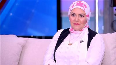 منال عبد اللطيف: اعتزلت الفن بعد بدء تصوير 
