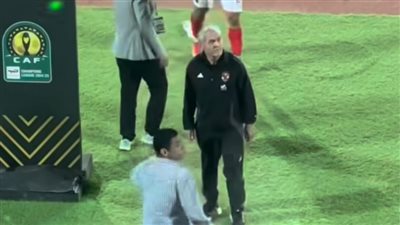 جماهير الأهلي تعتدي على كولر عقب نهاية مباراة صن داونز  |صور 