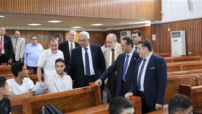رئيس جامعة الأزهر يبدأ جولاته الميدانية بمتابعة اختبارات القدرات بكلية التربية