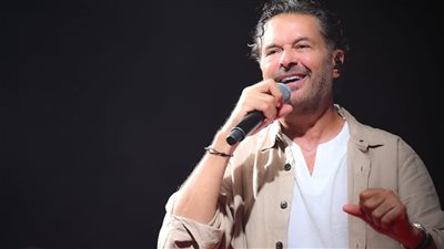 بالصور .. راغب علامة يشعل أول مسرح عائم بحفل استثنائي في بورتو مارينا