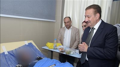 محافظ بورسعيد يصرف مكافأة 50 ألف جنيه لتمريض وحدة الغسيل الكلوي بمستشفى بورفؤاد