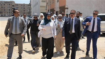 محافظ بورسعيد يتابع سير العمل بمشروع إنشاء مجمع العبور التجاري ببورفؤاد