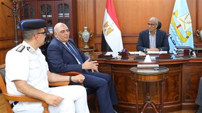  محافظ كفر الشيخ يستقبل مدير المرور الجديد: خدمة المواطن أولا |صور