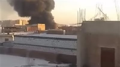 حريق هائل بمصنع تنر في الإسكندرية والحماية المدنية تدفع بـ15 سيارة إطفاء