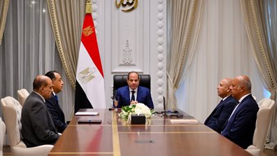 الرئيس السيسي يوجه بسرعة استكمال مشروعات النقل الجماعي وتطوير شبكة الطرق