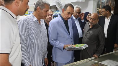 محافظ سوهاج يتفقد منفذ 
