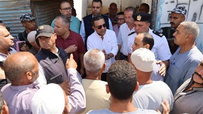 محافظ المنوفية يضع حجر أساس مبني 