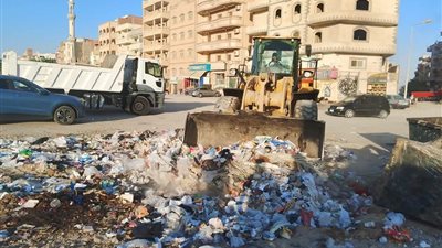 حي السويس يشن حملة مكبرة لإزالة الإشغالات والتعديات وتحقيق السيولة المرورية