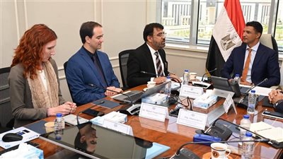 وزير الصناعة يبحث إنشاء مصنع حراريات بمصر بالشراكة مع RHI Magnesita النمساوية