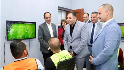 محافظ دمياط وصندوق مكافحة الإدمان يتفقدان معرض منتجات المتعافين المصنوعة  