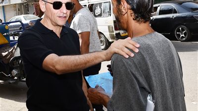 محافظ أسوان يوجه بإلزام المحلات بخطوط التنظيم والتصدى لمخالفات البناء
