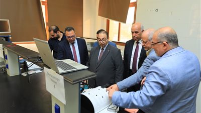 رئيس جامعة كفر الشيخ يفتتح أول ورشة تدريبية لجراحات المناظير البطنية والصدرية