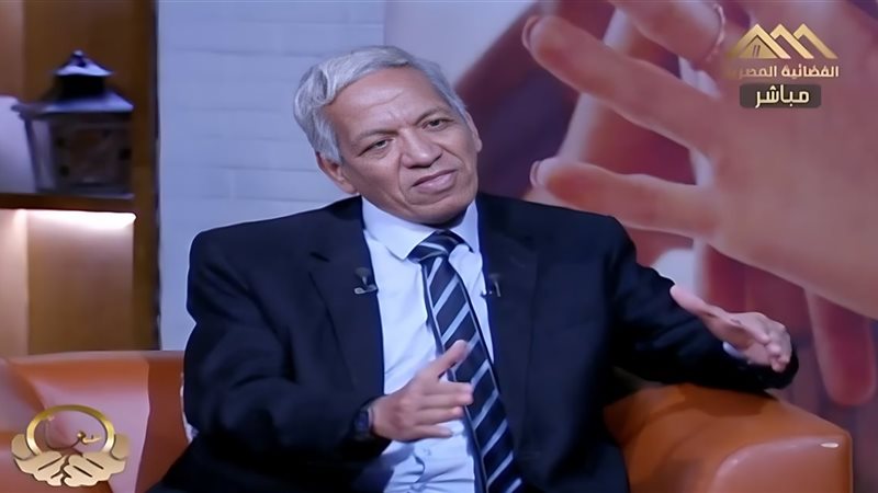 الكاتب والباحث في