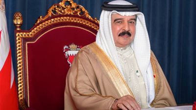 ملك البحرين يصل مصر في زيارة رسمية لإجراء مباحثات مع الرئيس السيسي