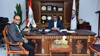 محافظ قنا يستقبل وكيل الصحة الجديد لبحث خطة الارتقاء بالقطاع الطبي