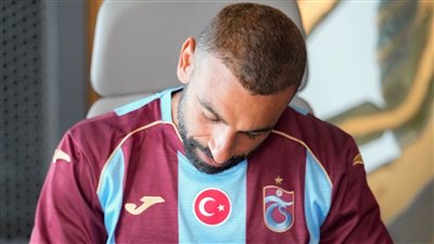 رسميًا.. محمد صلاح يوقع عقدًا لمدة عامين مع طرابزون سبور التركي (صور)