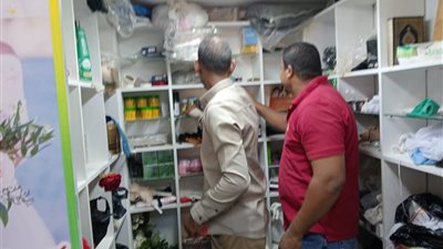 بتوجيهات محافظ قنا.. حملة مكبرة تضبط 32 مخالفة تموينية وحالة إشغال بفرشوط