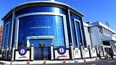 تحصيلًا لحقوق الدولة.. حي عتاقة يوزع إنذارات على الوحدات المتأخرة بالسداد