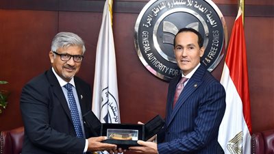 مصر وباكستان تبحثان تعزيز الاستثمار وضخ رؤوس أموال جديدة في عدة قطاعات