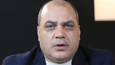 محمد الباز يوجه تساؤلات إلى أيمن نور: «الحكاية كلها في بطنه» 