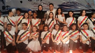  إقبال جماهيري.. أطفال الإسماعيلية للفنون الشعبية يملأون ممشى أهل السويس فرحة
