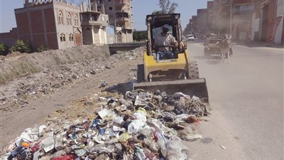 رفع 910 أطنان من بؤر المخلفات في يوم واحد بمراكز ومدن وأحياء الغربية