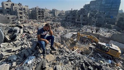 موجات الحر تضاعف مأساة النازحين.. ماذا قال متحدث الصليب الأحمر عن وضع غزة؟