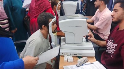 محافظ سوهاج: قافلة طبية للكشف على العيون وتوزيع 2000 نظارة طبية بالمجان