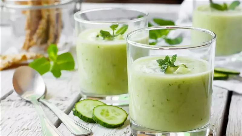 طريقة عمل شوربة الخيار
