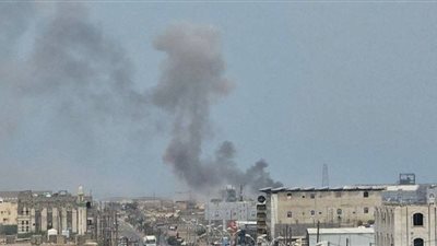 الحوثيون يقصفون ميناء المخا بالصواريخ والمسيرات.. وتصعيد جديد في الضالع