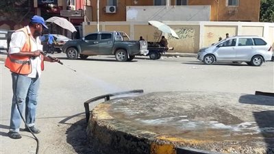 محافظ أسوان يوجه بتكثيف أعمال النظافة والتجميل ورفع كفاءة الإنارة بالشوارع 
