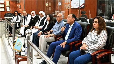 رئيس الوزراء يتفقد مركز سيطرة الشبكة الوطنية للطوارئ والسلامة العامة بمطروح