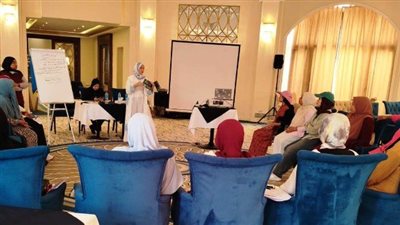 محافظ أسوان يتابع جهود فرع المجلس القومى للمرأة لتدريب الميسرات