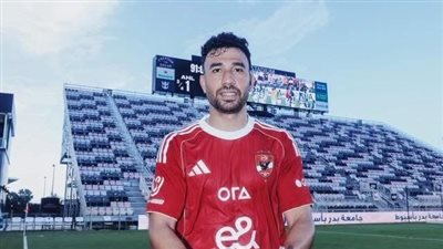 الرياض السعودي يعلن تعاقده مع نجم الأهلي السابق محمود حسن تريزيجية