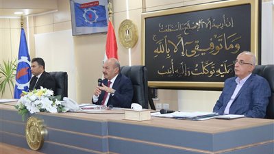المجلس التنفيذي بالسويس يخصص أراضي لمشروعات الشباب ومسجد جديد 