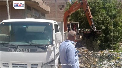 حملة مكبرة لتطهير ترعة أبو جرج ورفع المخلفات والحشائش ببني مزار في المنيا