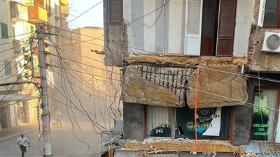 إصابتان فقط.. انهيار شرفة عقار بشارع الخليفة المأمون بمدينة كفر الشيخ 