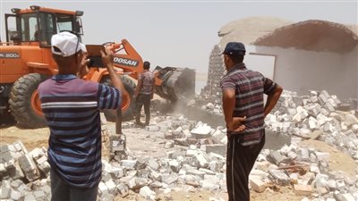 إزالة تعديات على مساحة 150 فدانا بقرية القصر في الواحات البحرية بالجيزة