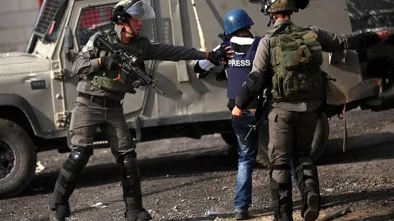 اعتقال صحفي فلسطيني