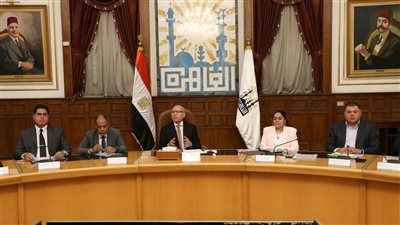  إصدار التراخيص إلكترونيًا وتخفيض الرسوم 50%.. «مصر الرقمية» تدخل محال القاهرة