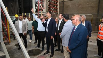 وزير الصناعة يتفقد مجمع e2 العلمين الصناعي ومشروعات مجموعة التنمية الصناعية