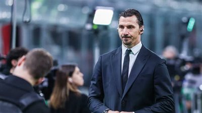 ابراهيموفيتش يشن هجومًا حادًا على أندية الدوري الإنجليزي بسبب باركولا ومباي