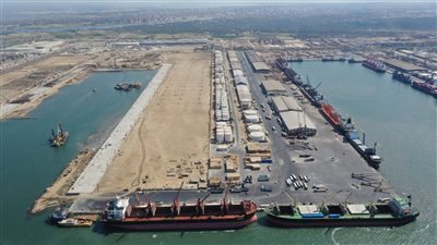 مصر والصين تدرسان إنشاء ترسانة لإصلاح السفن وتعزيز قدرات النقل البحري
