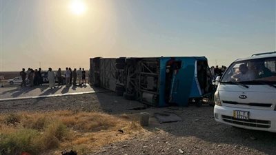 العراق.. مصرع 5 وإصابة 20 في انقلاب حافلة سياحية بمحافظة نينوى