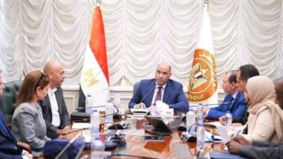 تصاريح عمل الأجانب تتحول إلى النظام الرقمي.. وزارة العمل تكشف التفاصيل